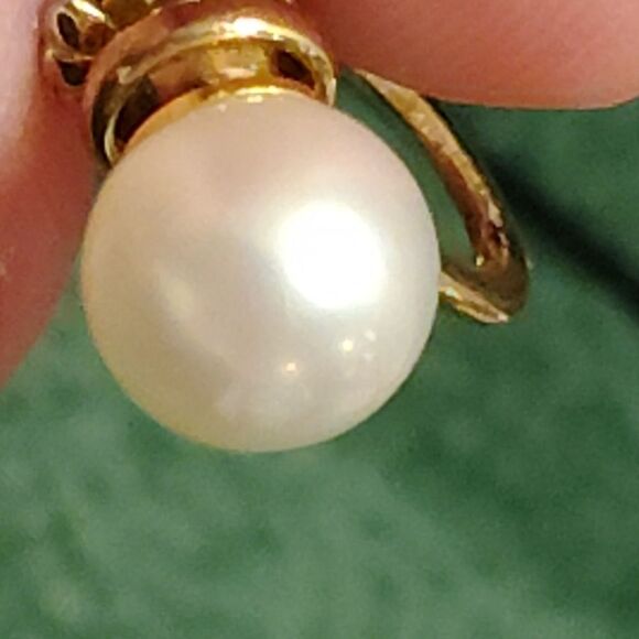 Elegant Gold and Pearl Women's Ring - Picture 1 of 4